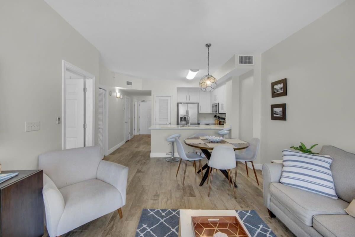 Brightly Furnished Beachfront Condominium By Brightwild Panama City Beach Buitenkant foto