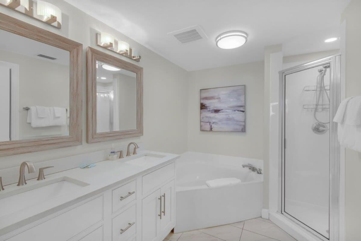 Brightly Furnished Beachfront Condominium By Brightwild Panama City Beach Buitenkant foto